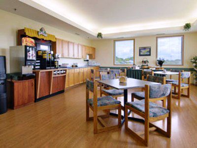 Super 8 By Wyndham Prince Albert Restaurang bild